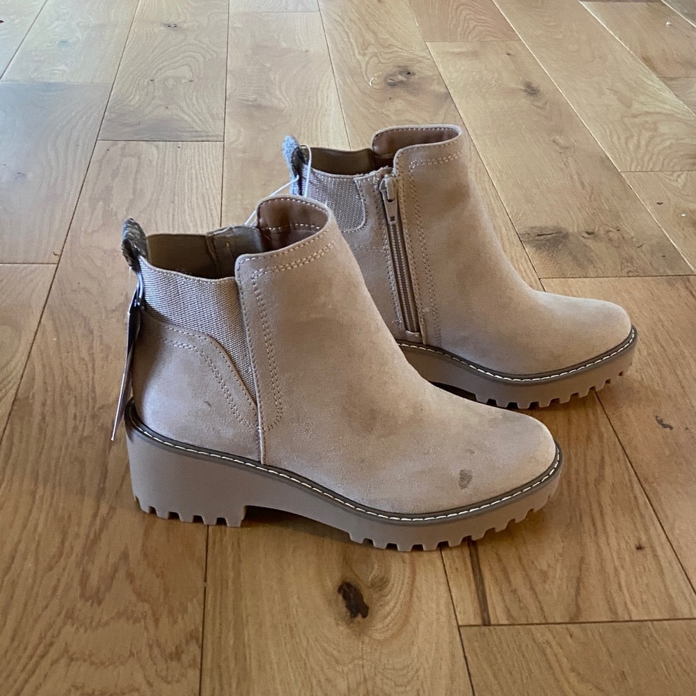 Universal Thread Beige Ankle Booties